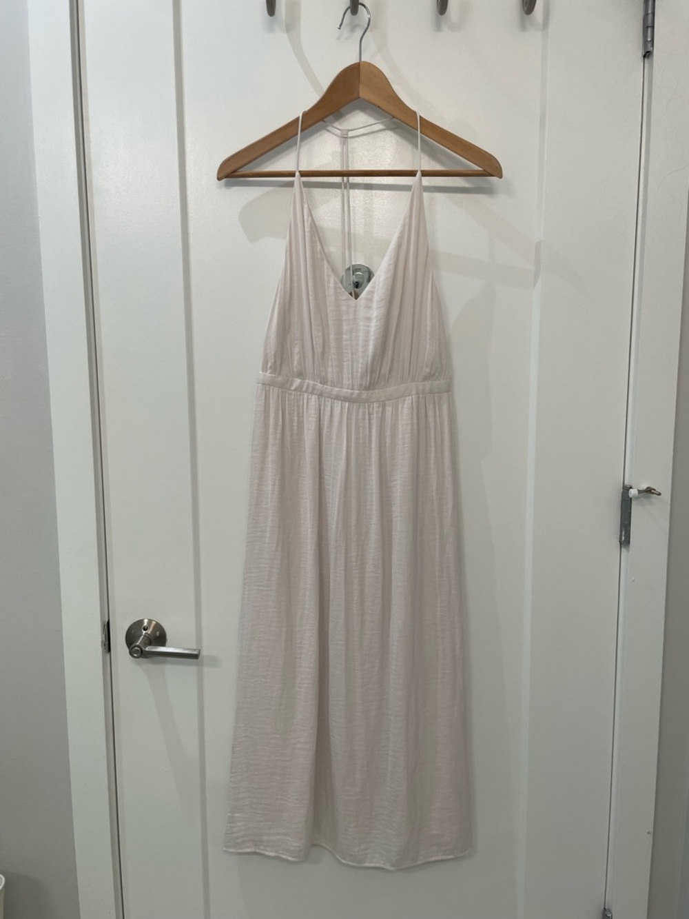 Urban Outfitters Kimchi Blue Vneck Satin T Back Midi Dress - Size 6 Bridal Prom